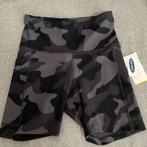 Workout Spandex/ short leggings/ Camo/ Size S